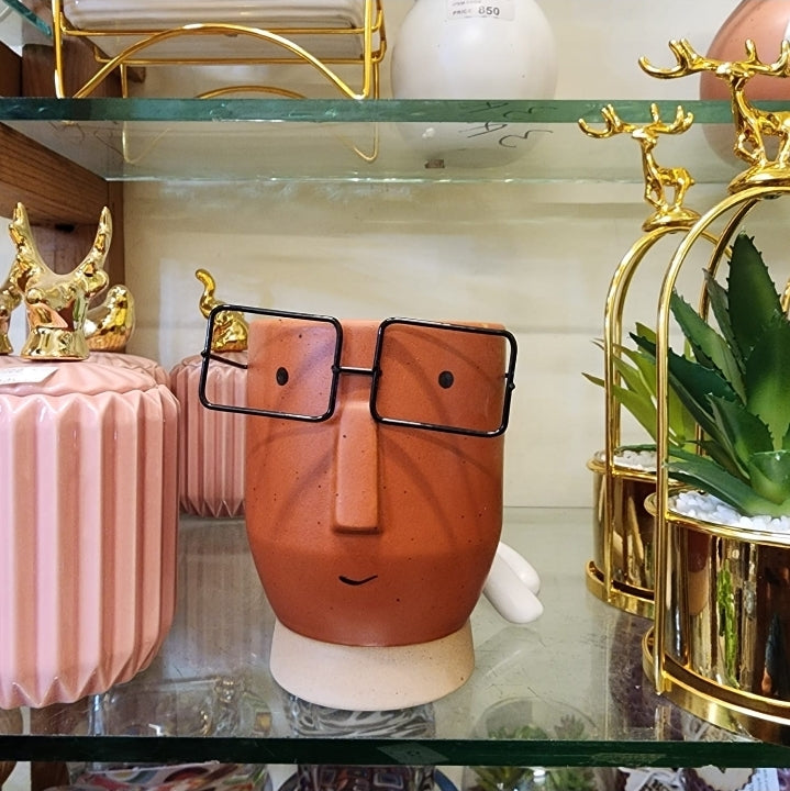 Pots & Floral Arrangements