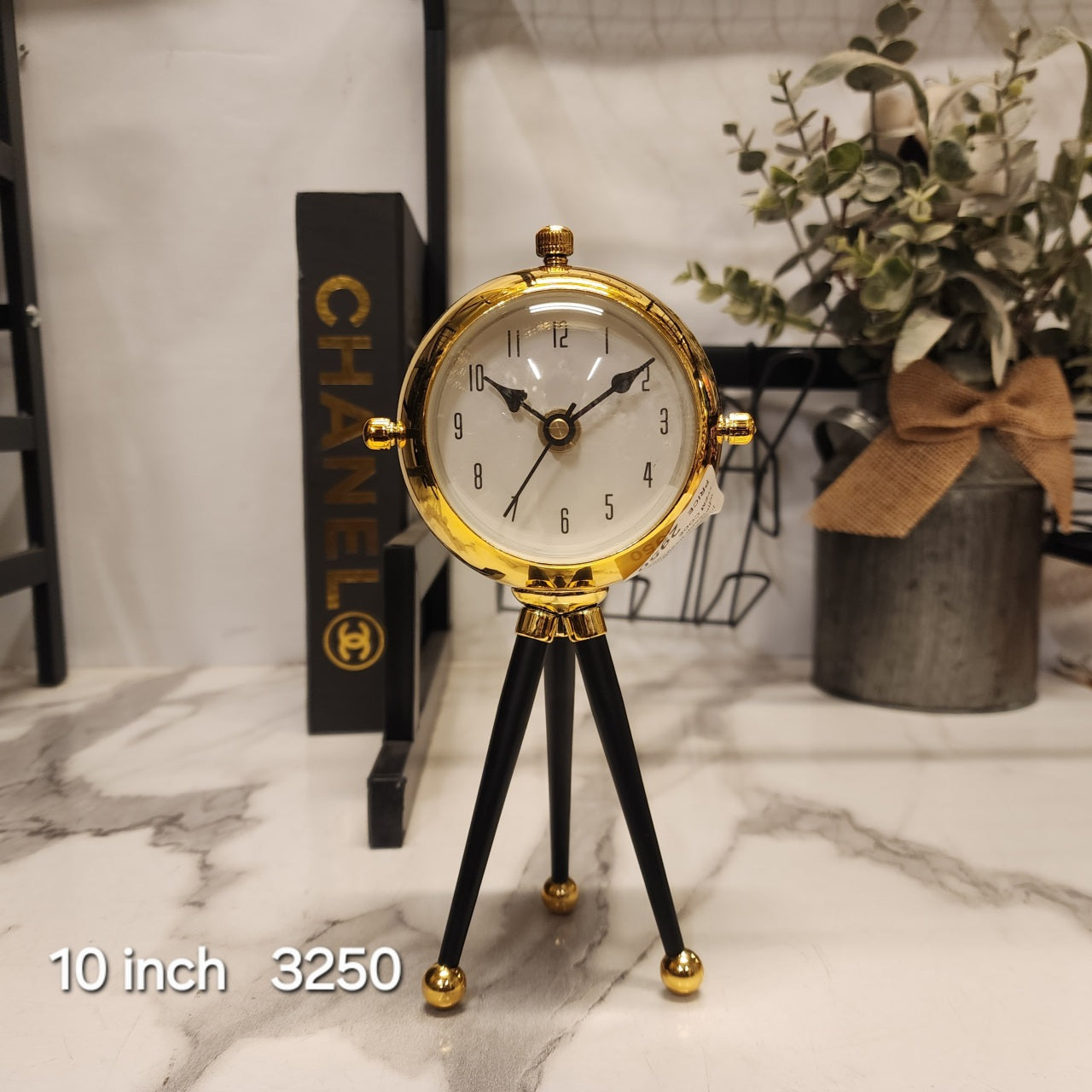 Table clock – Props 