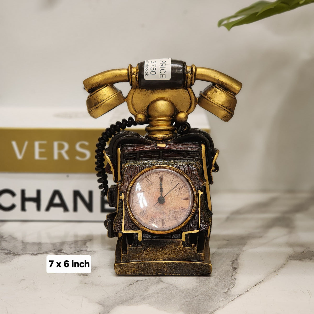 vintage vintage-style rotary telephone table clock