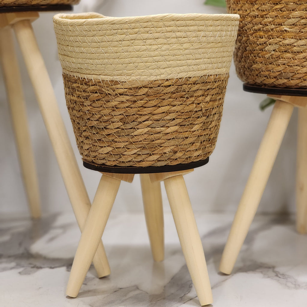 woven jute/rattan plant stand set with tripod wooden legs