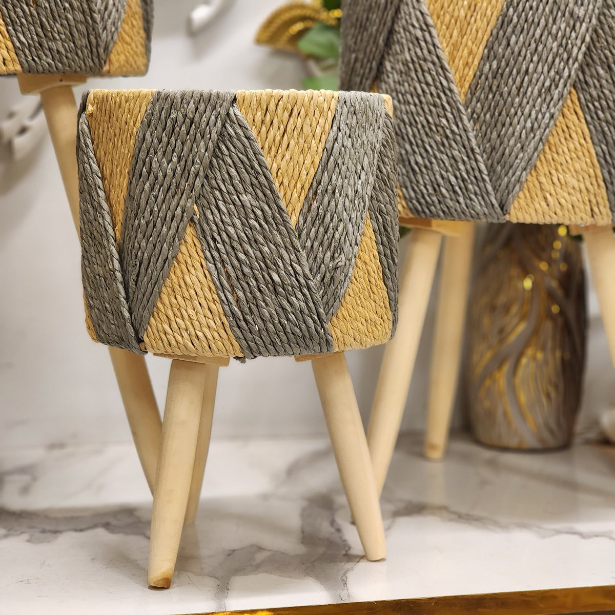 woven jute/rattan plant stand set with tripod wooden legs