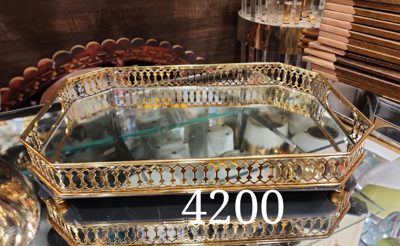 decorative lattice-edge mirror tray