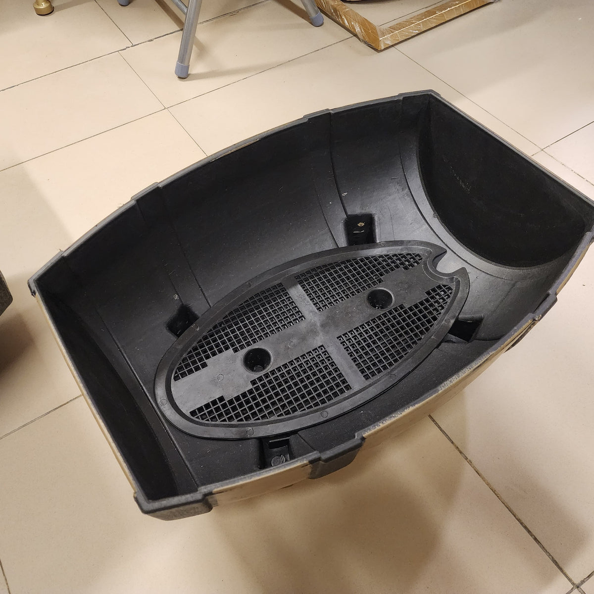 Oval Half-Barrel Planter with Feet