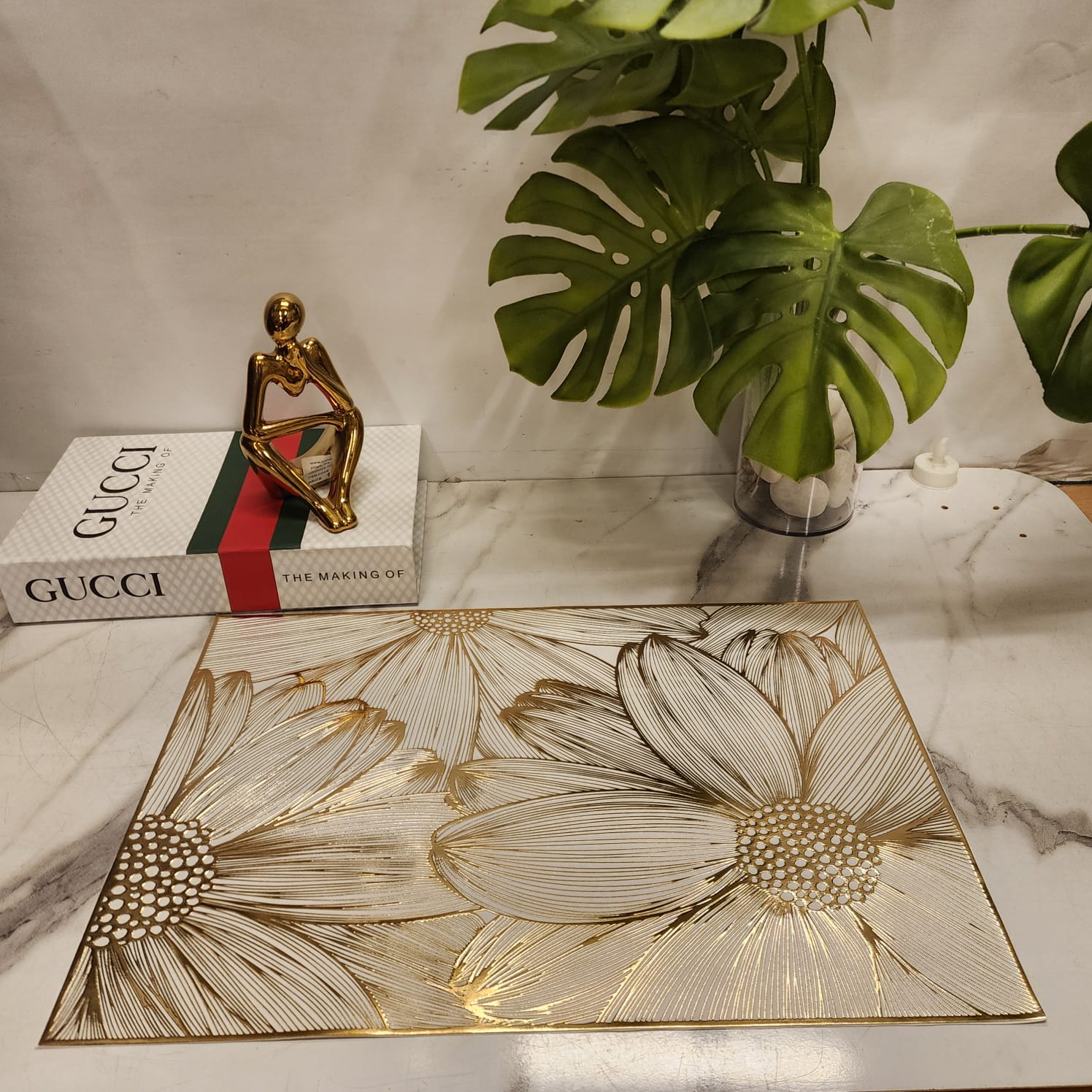 Metallic Hollow-Out Floral Table Mat