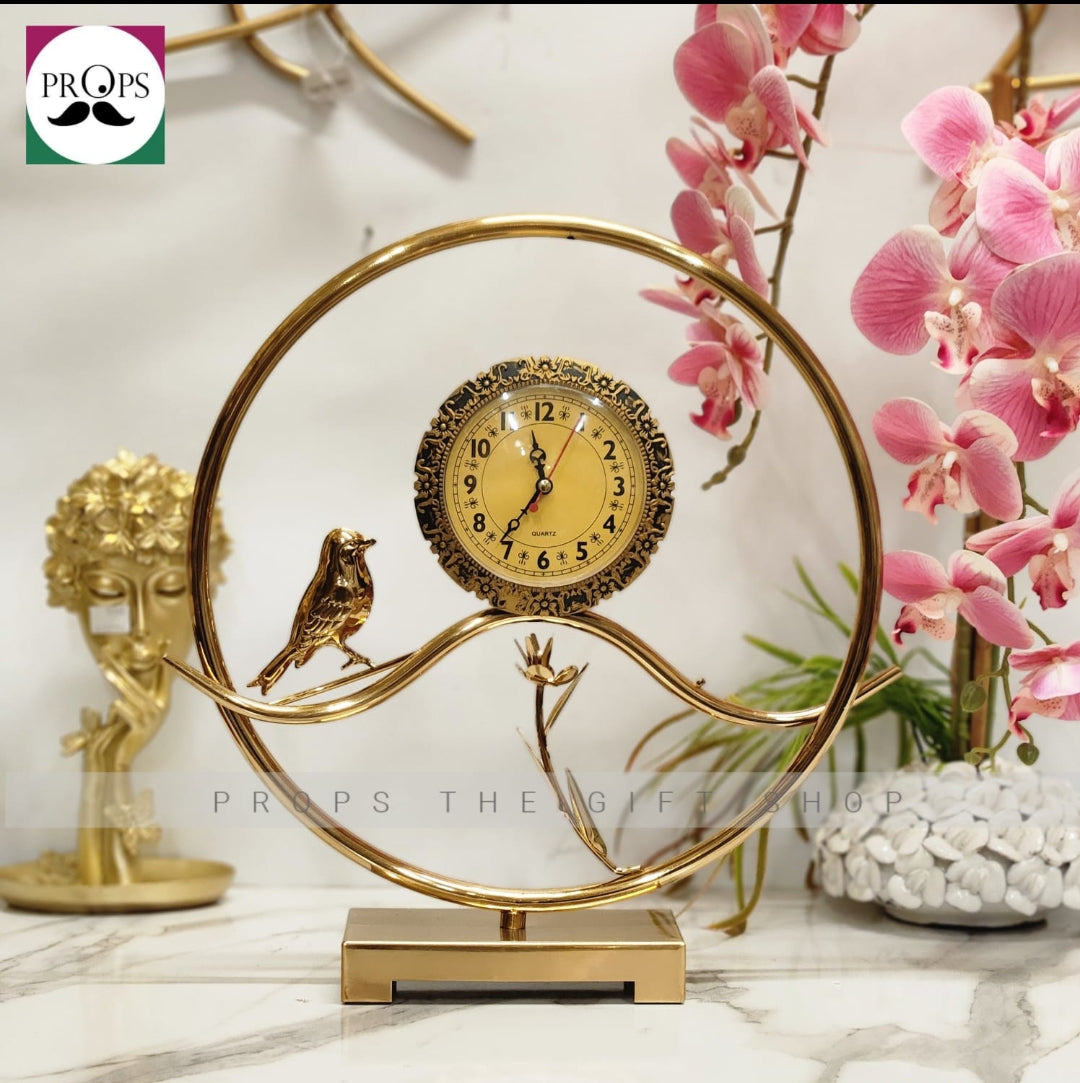 Props Chinese-style luxury metal desk clock