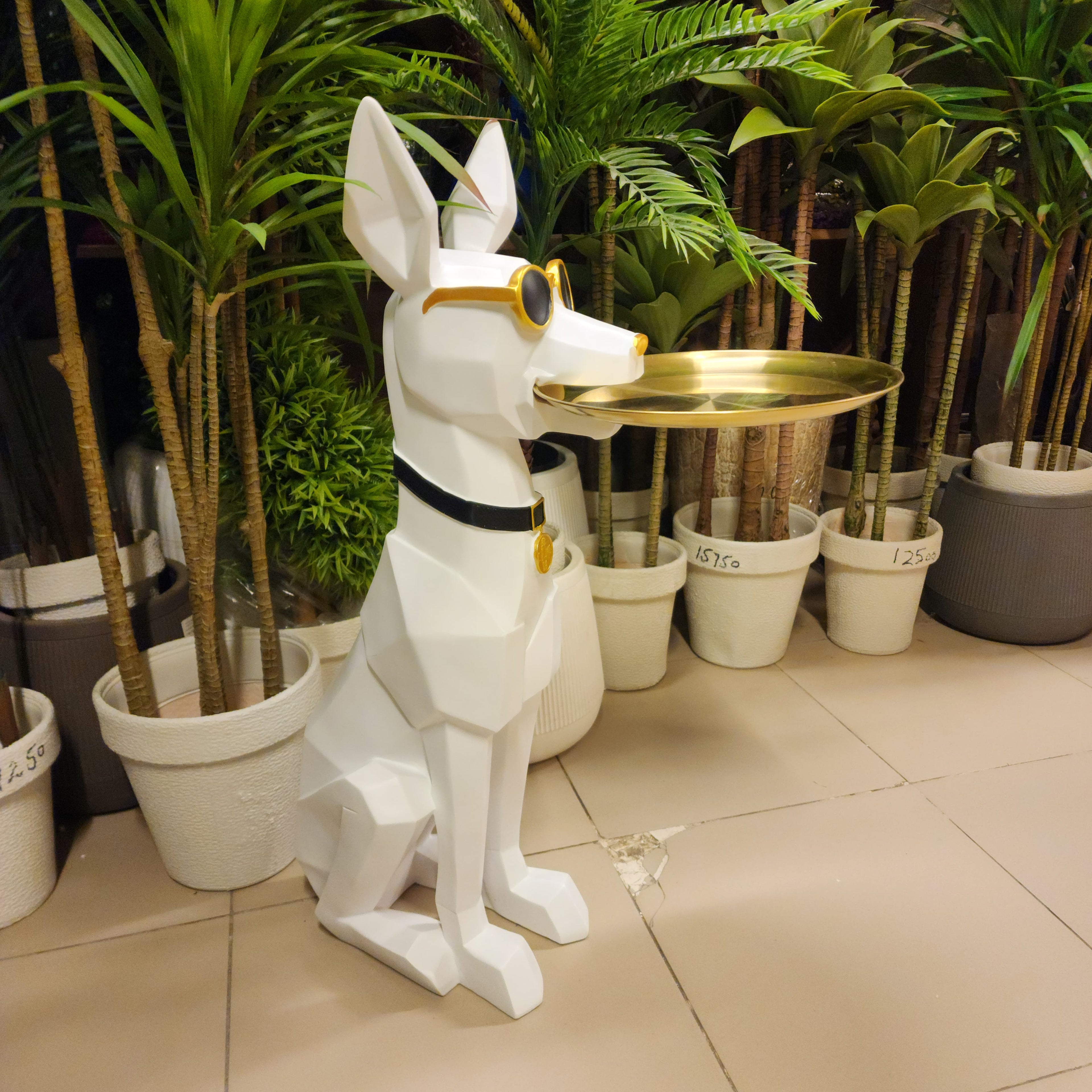 French Bulldog or a Doberman/Pharaoh Hound, like this low-poly geometric version