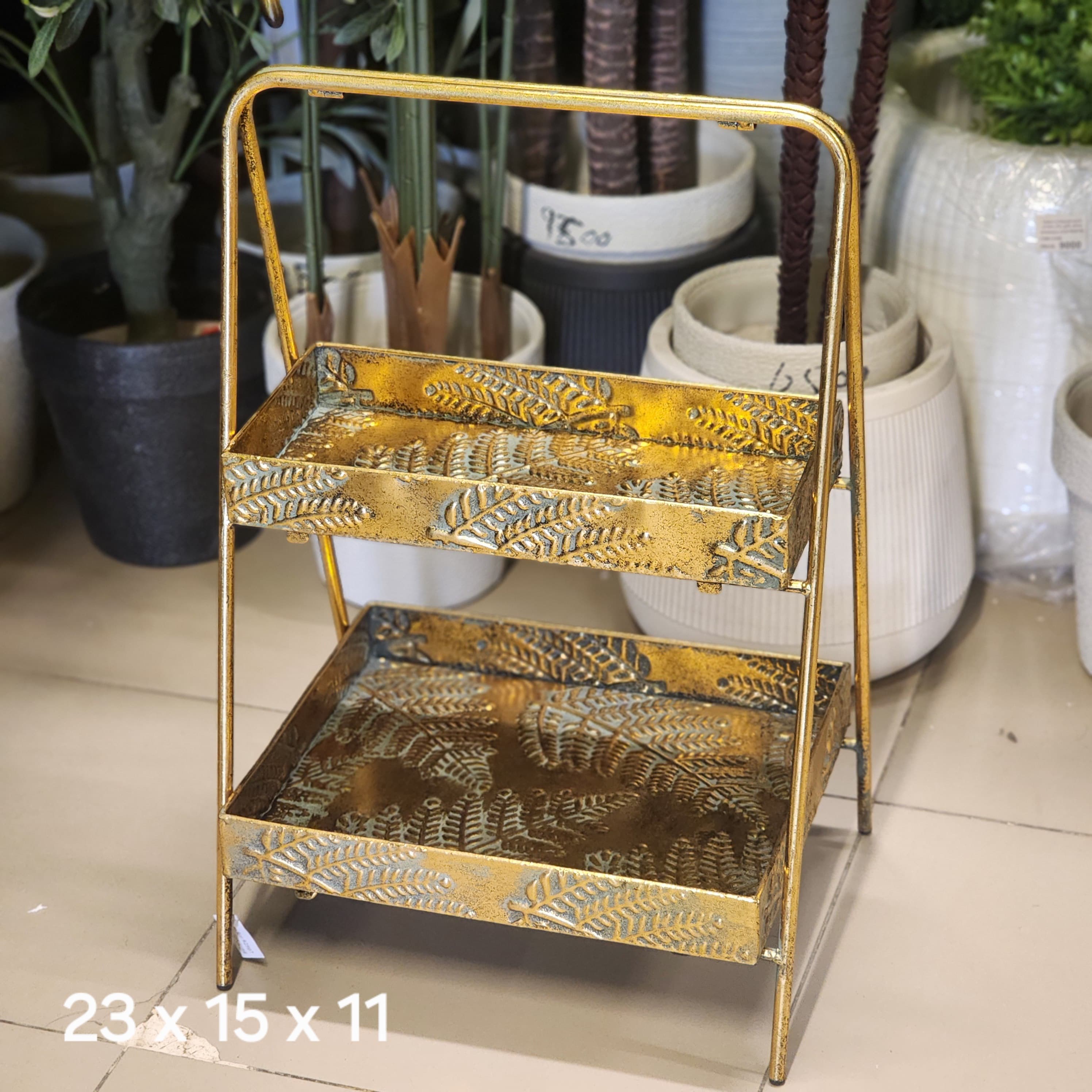 2-tier metal plant stand