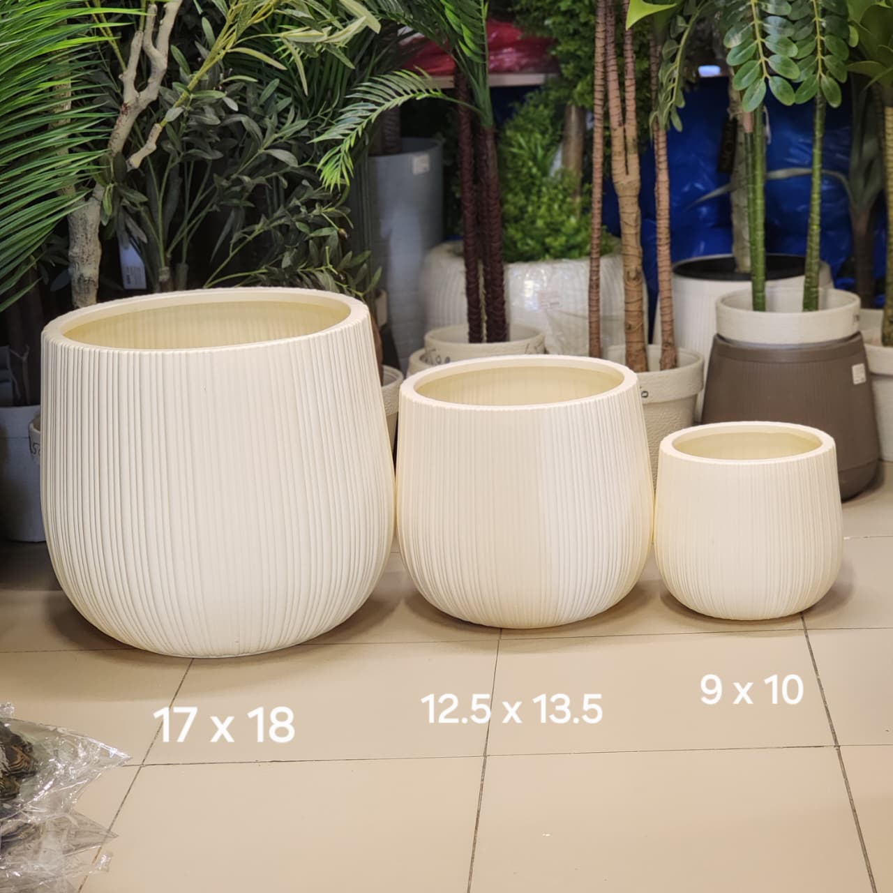 Ribbed Egg Planters