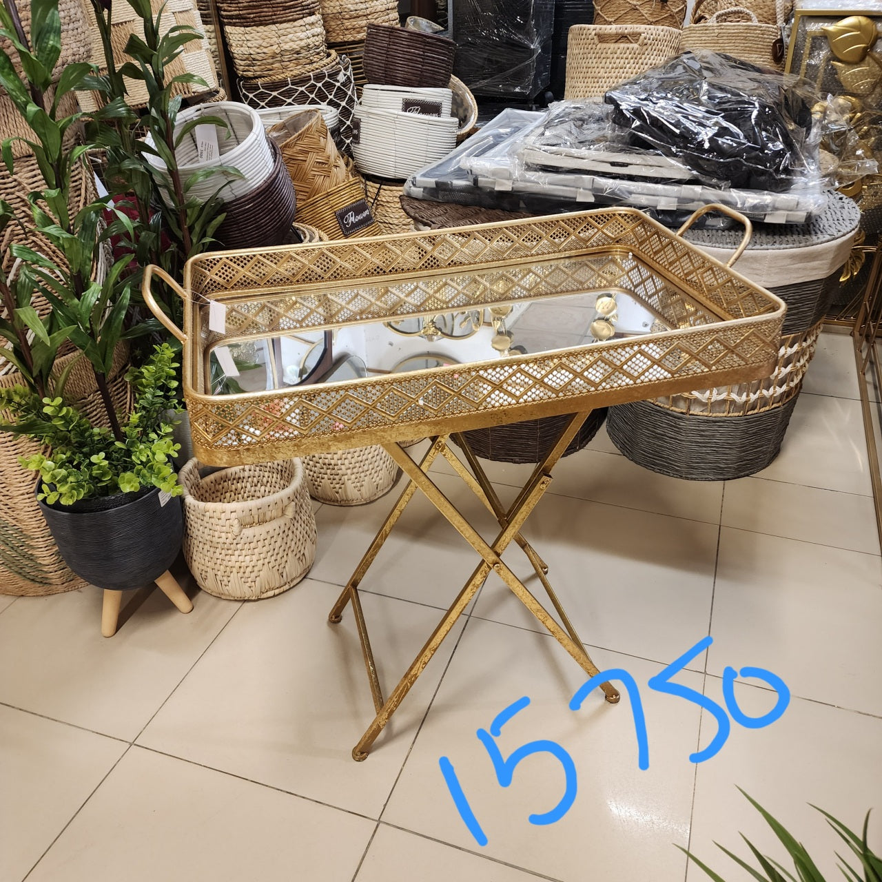 mirrored tray table