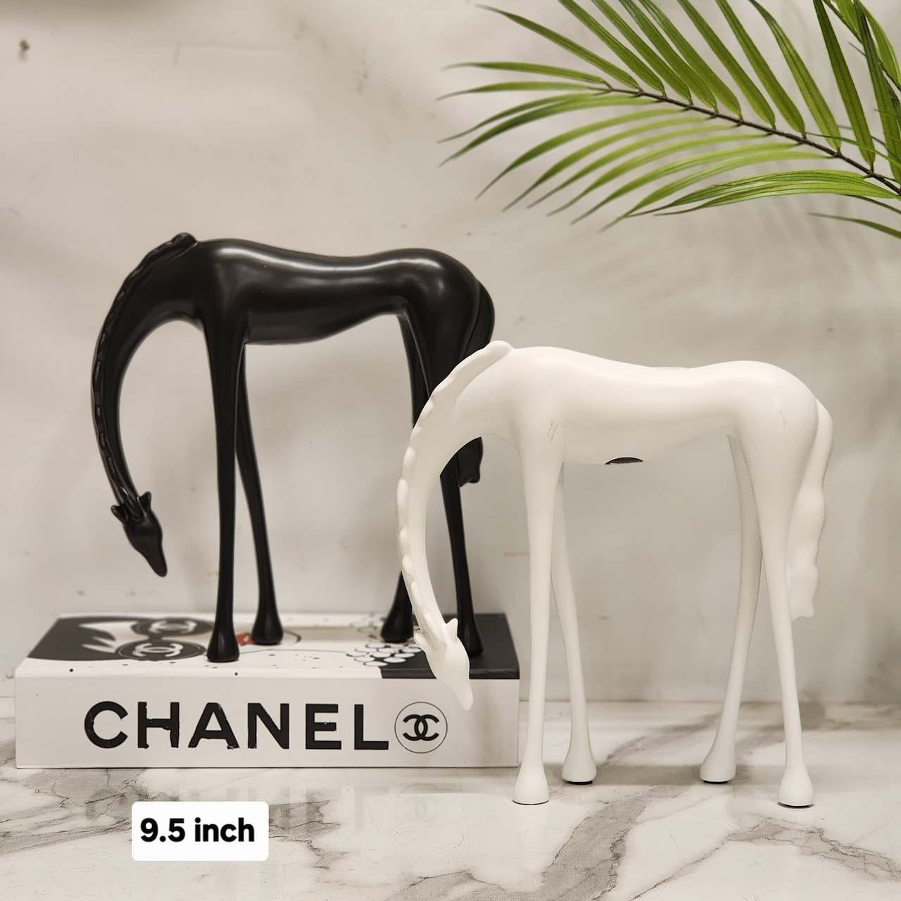 Modern Minimalist Abstract Long-Neck Horse Statue