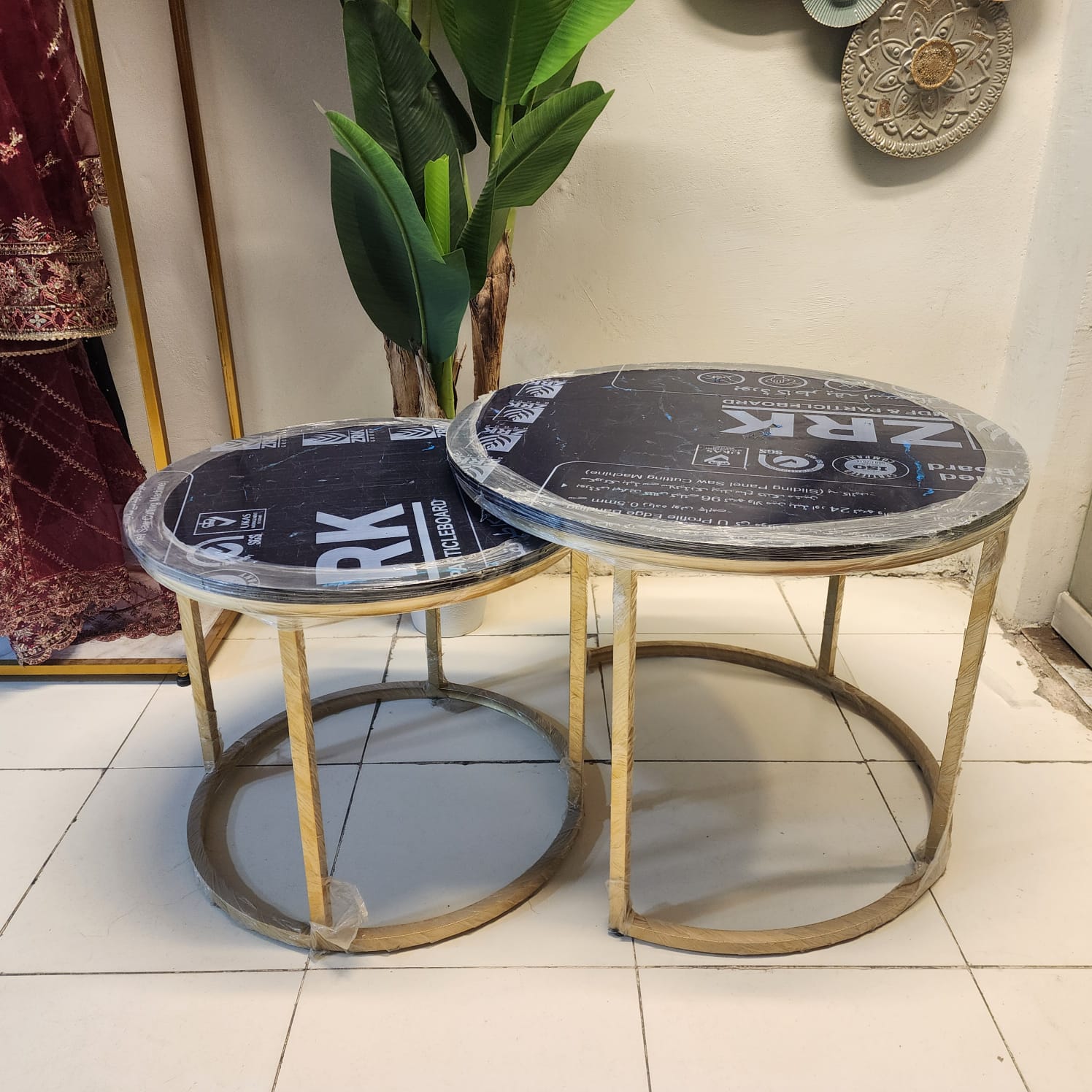 Circular Nesting Table Set