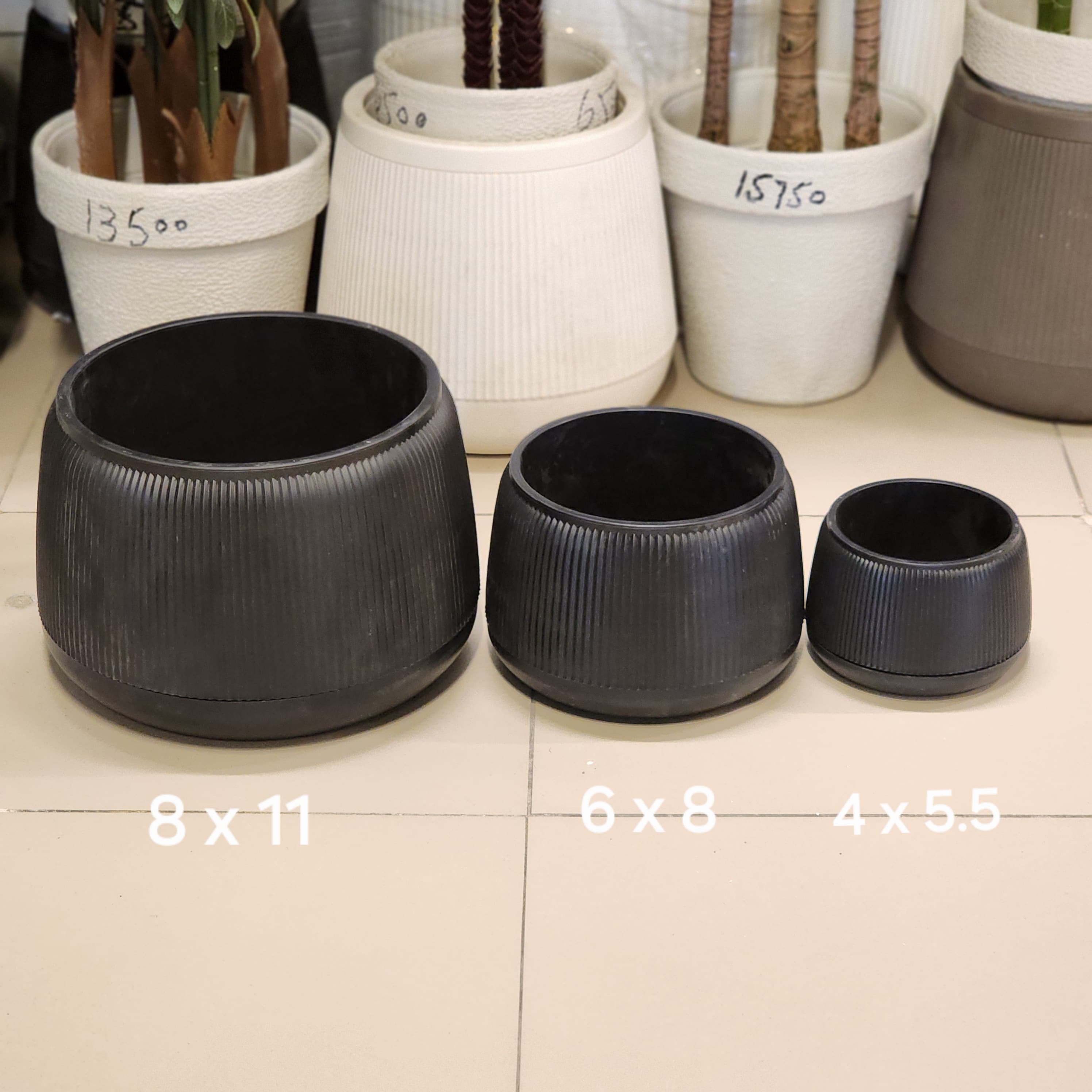 fluted round planters