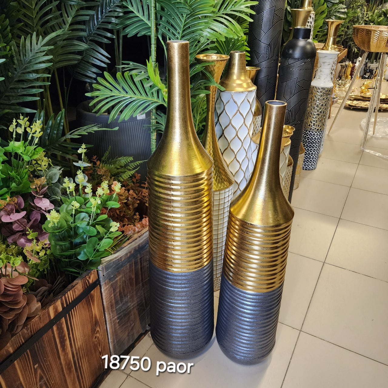 two-tone ribbed metal floor vases